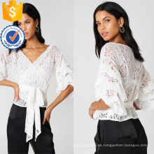 Encaje blanco con volantes de tres cuartos de manga manga con cuello en V blusa de la envoltura Fabricación venta al por mayor de las mujeres ropa de moda (TA0052B)